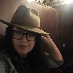 Meet your Posher, Mariel